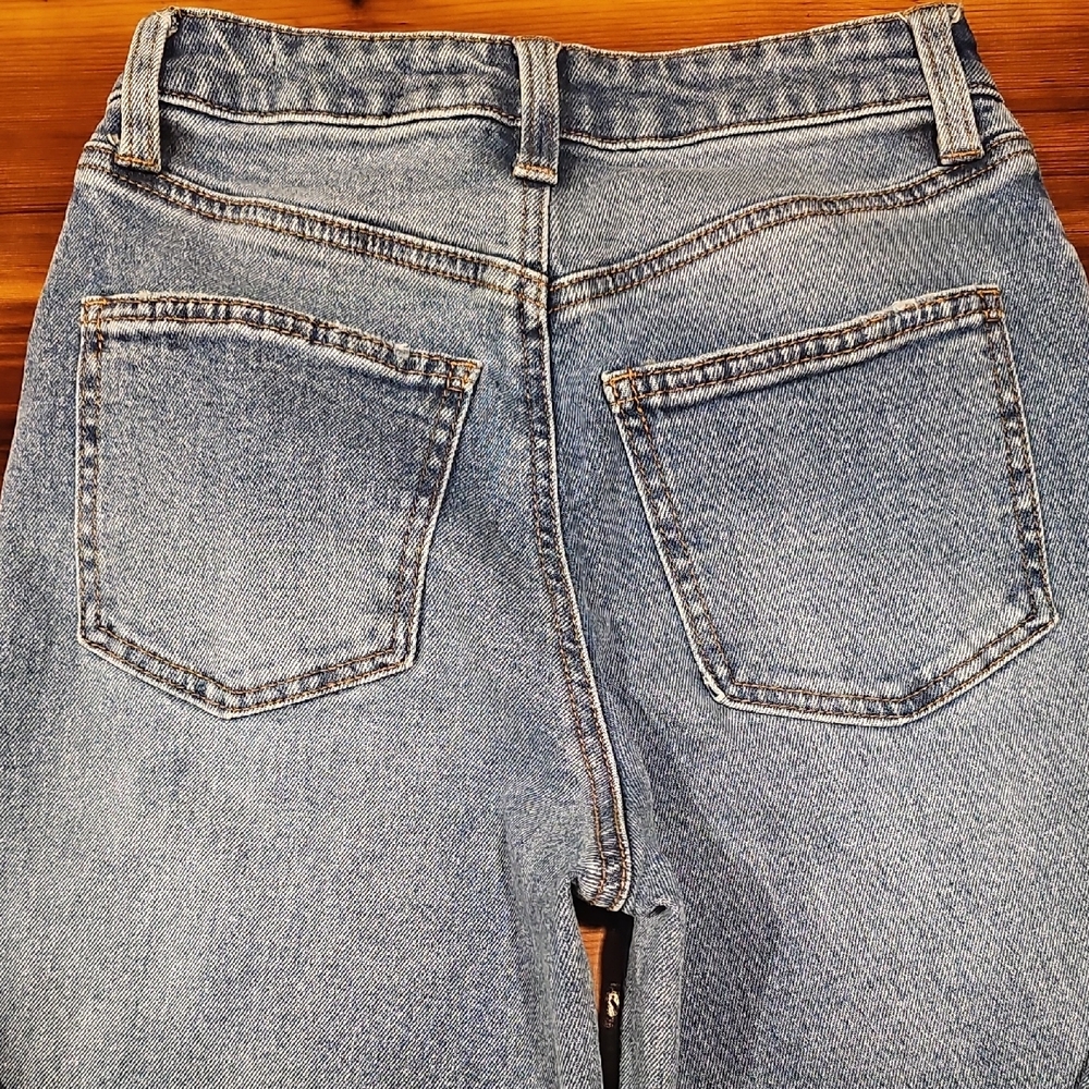 BCBG Generation Skater Straight Light Blue Jeans